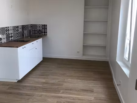 location appartement 1 pièce 20 m² à melun (77000)  590 €