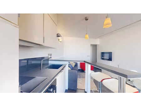 location meublée appartement 2 pièces 33 m² à montreuil (93100)  780 €