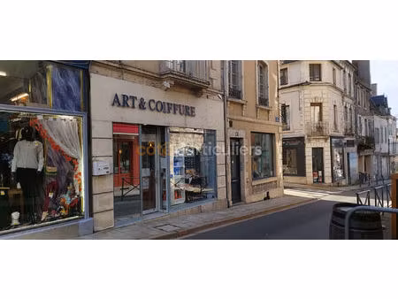 mur et fonds de commerce salon de coiffure la charite sur loire