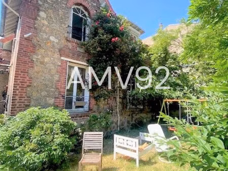 colombes = les vallées = maison de 7 pièces avec jardin