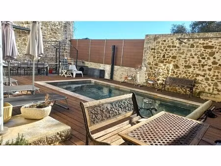 maison vigneronne rénové avec cour et piscine. possibilité de