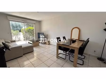 t3 rez de jardin avec parking