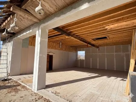 corps de ferme avec locaux et appartement