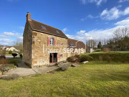 maison en pierre 1.6 ha.  4 chambres et dépendance à vendre
