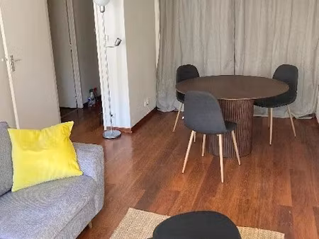 location appartement 2 pièces à bordeaux (33000)  820 €