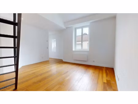 location appartement 5 pièces 89.36 m² à besançon (25000)  880 €