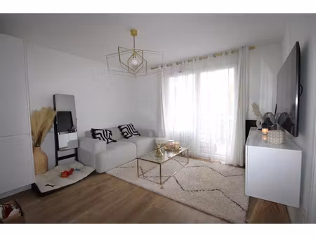 location meublée appartement 2 pièces 38 m² à chessy (77700)  980 €