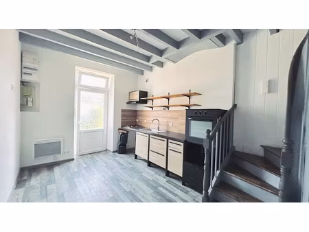 location maison 3 pièces 60.8 m² à blaye (33390)  650 €