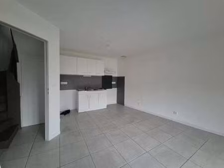 location maison à noyen-sur-sarthe (72430) : à louer / 56m² noyen-sur-sarthe