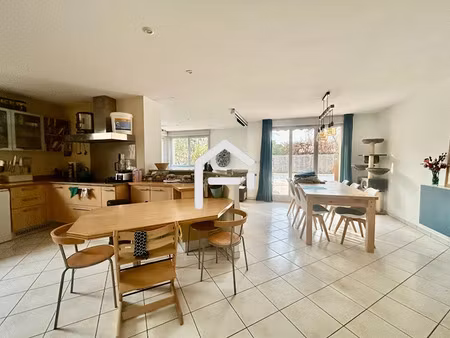 location meublée maison 6 pièces 130 m² à toulouse (31000)  1 750 €