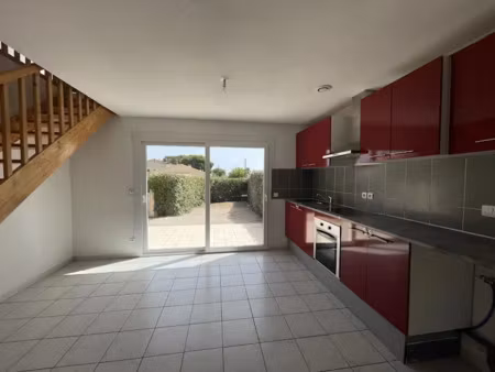 location maison 4 pièces 89 m² à adissan (34230)  930 €