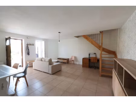 location maison 3 pièces 79 m² à saint-cézert (31330)  920 €