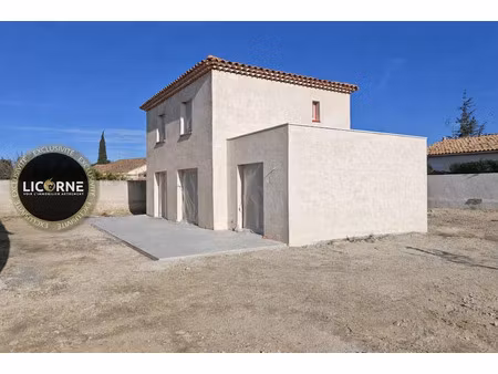location maison 4 pièces 100 m² à marignane (13700)  1 600 €