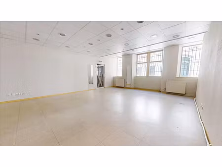 location locaux professionnels 68.46 m² à besançon (25000)  1 668 €