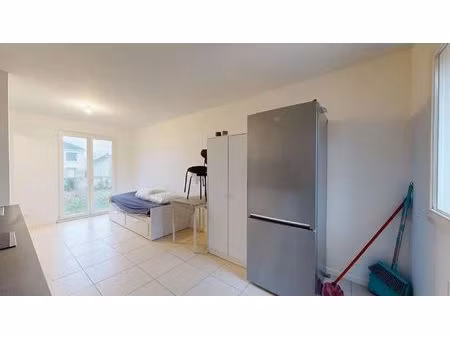 location appartement 1 pièces 19 m2 à noisy-le-grand
