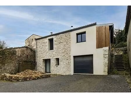 proche commodités - joli cocon rénové avec goût - 82m² - deux chambres - garage - jardin