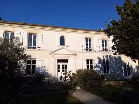 location meublée propriété 5 pièces 190 m² à sainte-severe (16200)  1 400 €