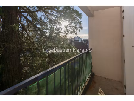 appartement avec balcon et garage proche beaublanc