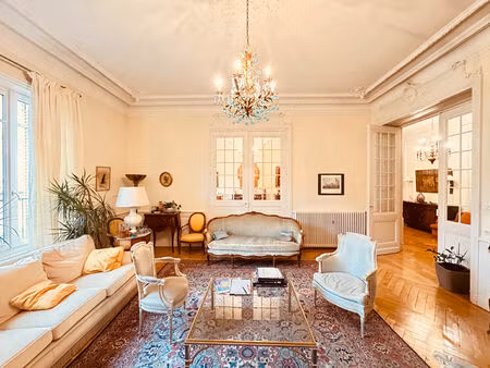 le charme bourgeois en plein centre ville!