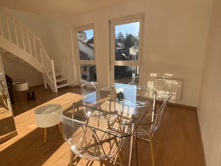 appartement meublé de 63m2 - t2 duplex dans le centre d'anne