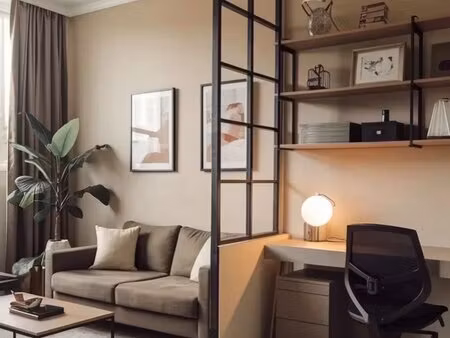 idéal premier achat  beau studio avec balcon.