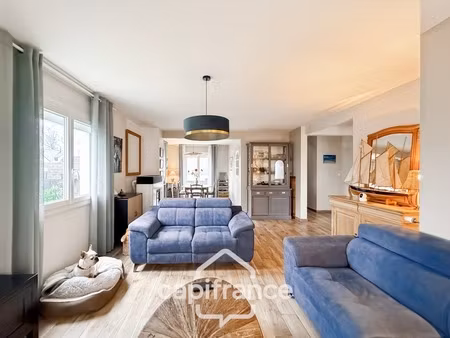 maison à vendre 6 pièces pontivy (56)maison familiale rénovée  au calme et à deux pas du c