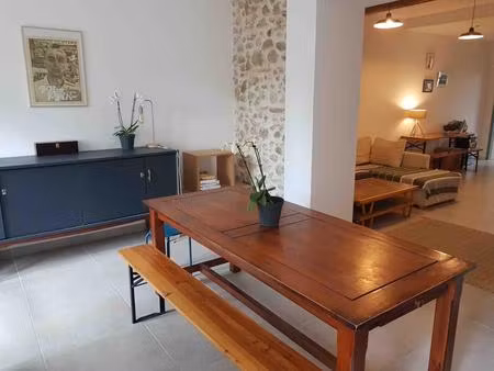 charmante maison avec deux appartements et jardin avec piscine