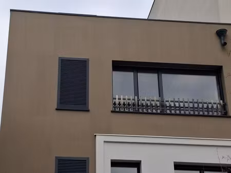a vendre belle surface a amenager avec terrasse de 21 m² et ro