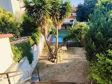 charmante maison avec deux appartements et jardin avec piscine
