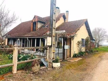 maison isolée en pleine campagne