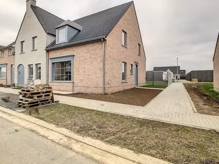 huis te huur in poperinge met 3 slaapkamers