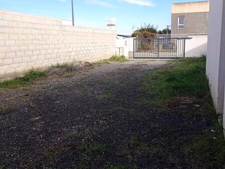 location local industriel 80 m² à fos-sur-mer (13270)