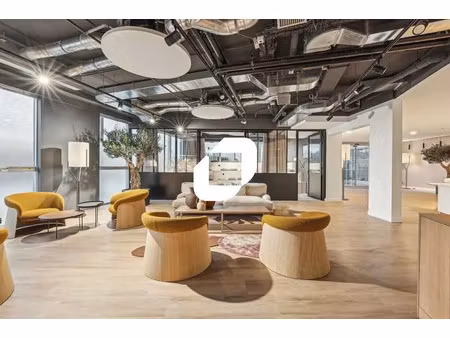 a louer  immeuble de bureaux renoves avec double adresse