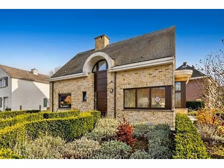 alleenstaande villa - 4 slpks - 4 are 10 ca - tuin - garage