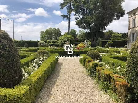 propriété de luxe à vendre à mortagne-sur-gironde : 795 000 € | 996m²