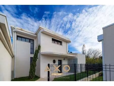 maison de luxe à vendre à salon-de-provence : 550 000 €