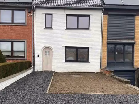 volledig vernieuwe woning met tuin