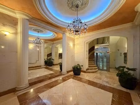 en exclusivité dans l'ecusson   incroyable appartement avec terr