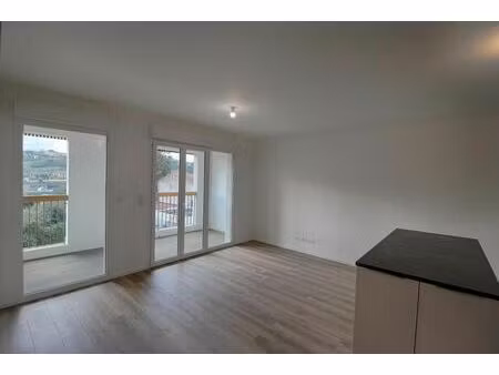 location appartement 3 pièces 65 m² à ajaccio (20167)