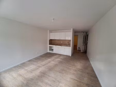 location appartement 2 pièces 42 m² à châteauneuf-sur-isère (26300)