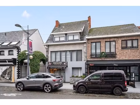 commercieel te koop in tremelo met 4 slaapkamers