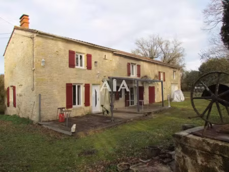 vente propriété 11 pièces 275 m² à saint-fraigne (16140)  282 450 €