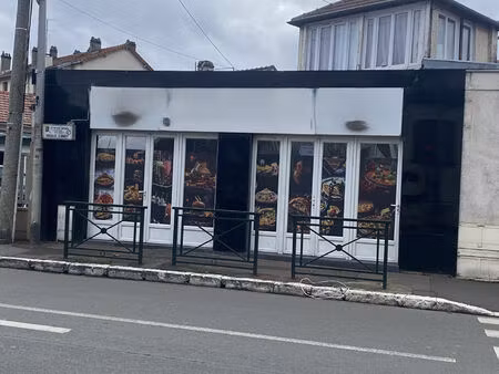 location local commercial 3 pièces  39.22m²  le blanc