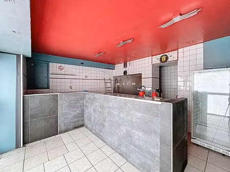 local commercial + appartement 5 pièces à vendre à saint xandre !