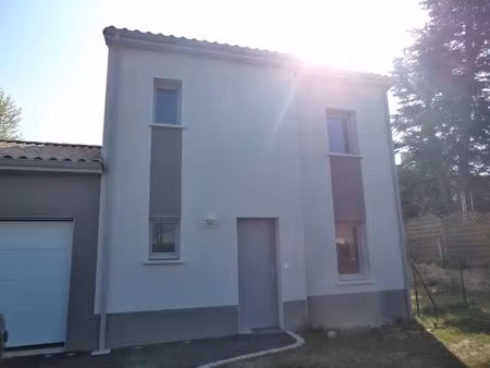 location maison 3 pièces 72m²