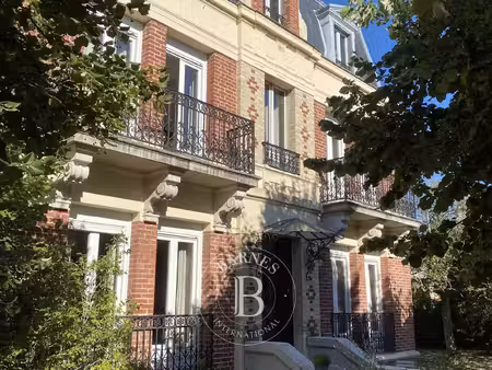 proche rambouillet - maison de ville de 250 m² - jardin avec piscine d'environ 1600 m²