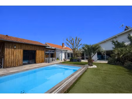 vente maison 8 pièces 190 m² à gujan-mestras (33470)  699 000 €