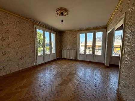 appartement 3 pièces rez de chaussée en résidence proche centre ville