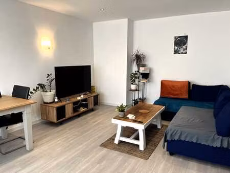 bel appartement 2 chambres idéalement situé à halle