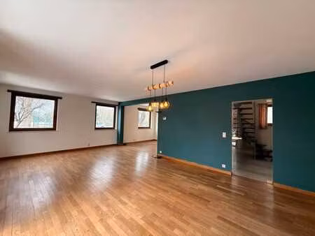 charmante maison 2 chambres à jambes